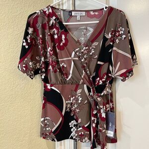 Jennifer Lopez wrap short sleeve top in petite small NWT